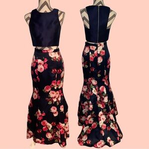Two-Piece Shiny Navy Floral Mermaid Excape Prom Dress w/ 3-Button Bustle